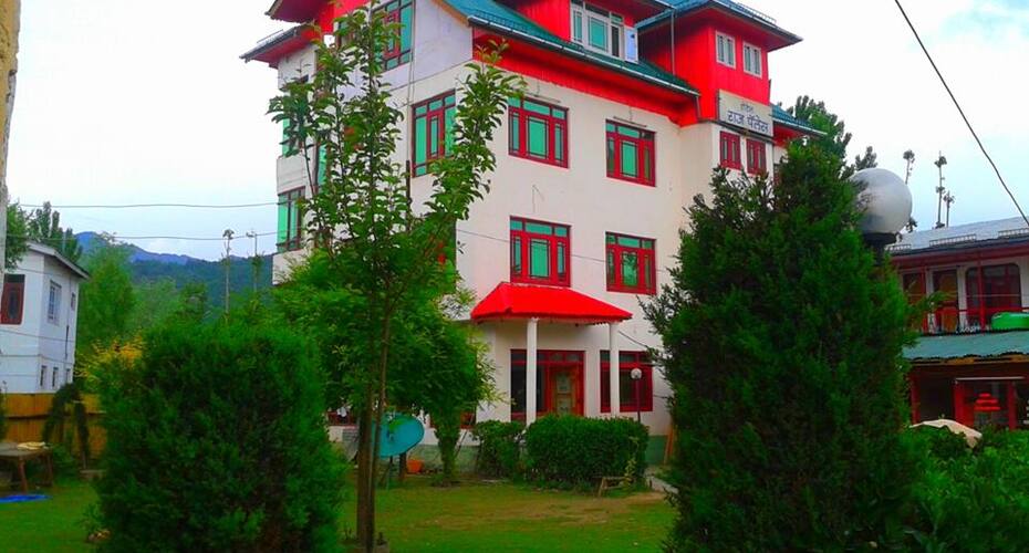 Royal Raj Palace, Srinagar 1